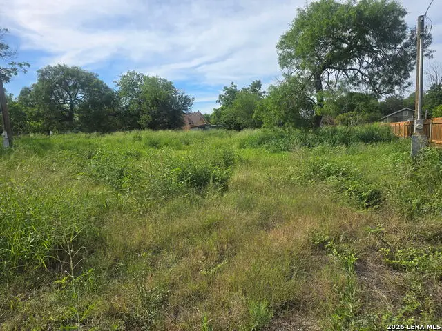 8119 W Dixon Rd, Somerset, TX 78069 - #1