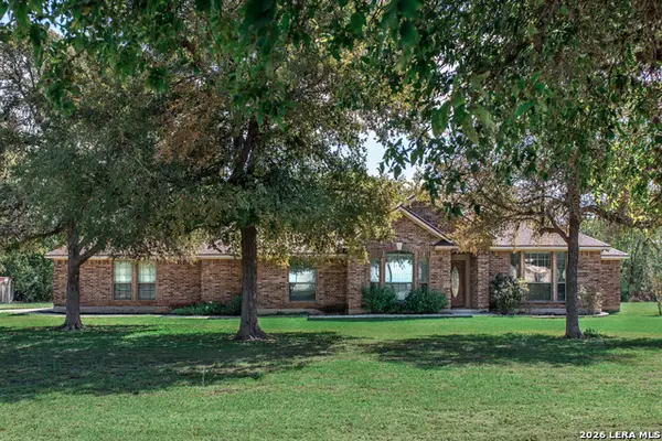 213 Deer Slayer Dr, Seguin, TX 78155