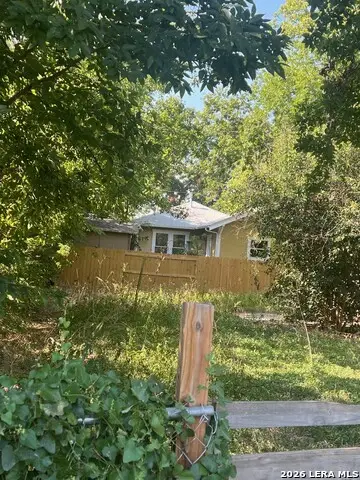 132 Orphan St, San Antonio, TX 78202 - #3
