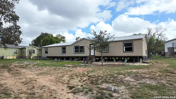 152 Chiero Ln, Seguin, TX 78155