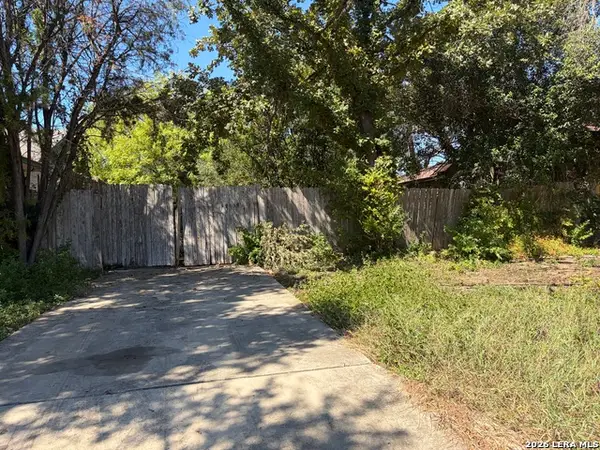 509 W 5th St, Converse, TX 78109