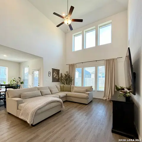 727 Navarro St, New Braunfels, TX 78132 - #3