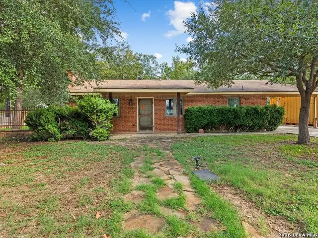 123 W Klingemann St, New Braunfels, TX 78130 - #1