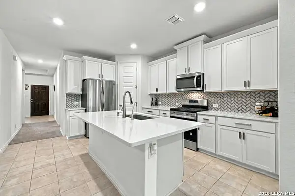 6615 Hoffman Plain, San Antonio, TX 78252