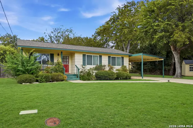 326 E Theissen St, Boerne, TX 78006 - #2