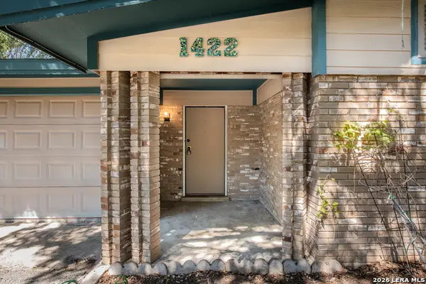 1422 Mockingbird, Seguin, TX 78155