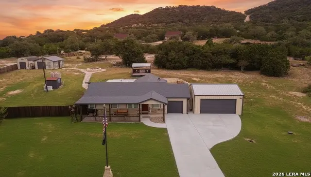 526 Cheyenne Trl, Pipe Creek, TX 78063 - #1