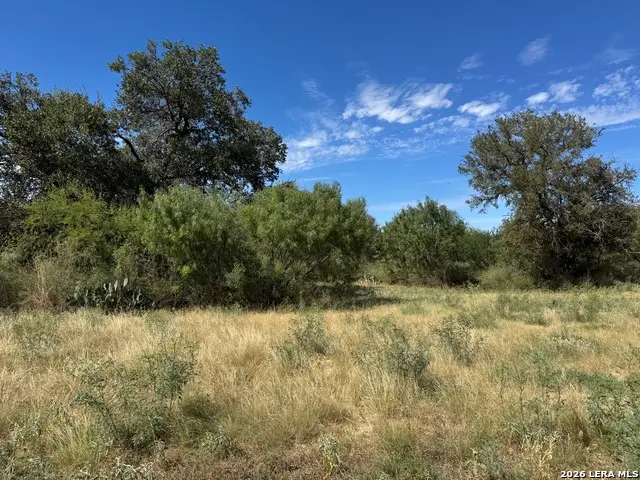 600 Rio St, Uvalde, TX 78801 - #1