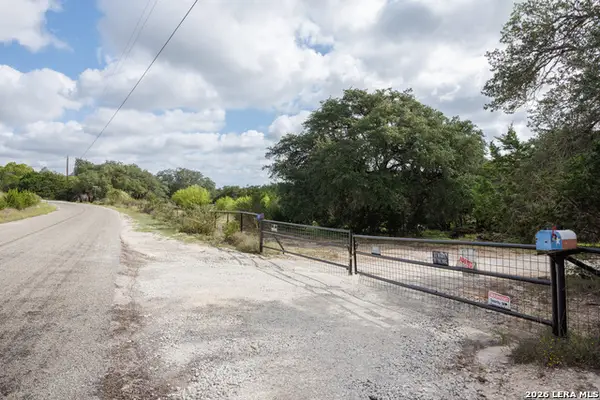 3008 Rolling Hills Rd, Blanco, TX 78606
