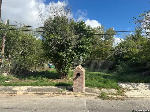 325 W Mayfield Blvd, San Antonio, TX 78221 - #2