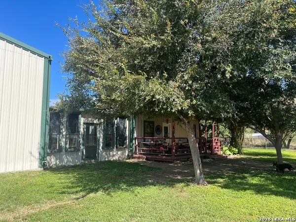 247 Marsh, Uvalde, TX 78801