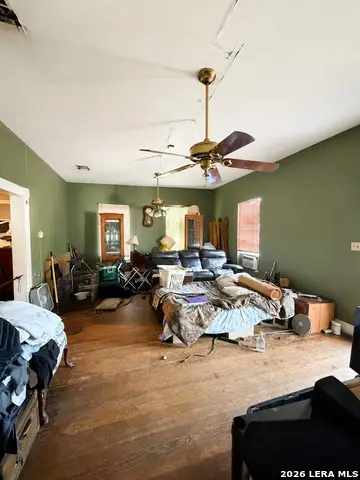 318 W Lubbock St, San Antonio, TX 78204 - #3