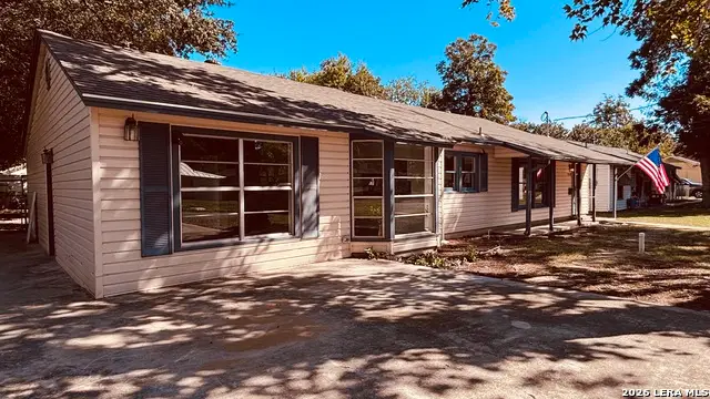 213 Romberg St, Seguin, TX 78155 - #1