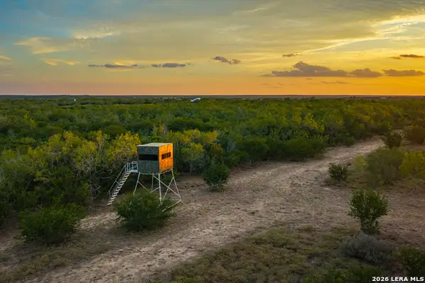 514 E Fm 140, Christine, TX 78012
