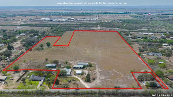 2606 Old Saint Marys Rd, Beeville, TX 78102