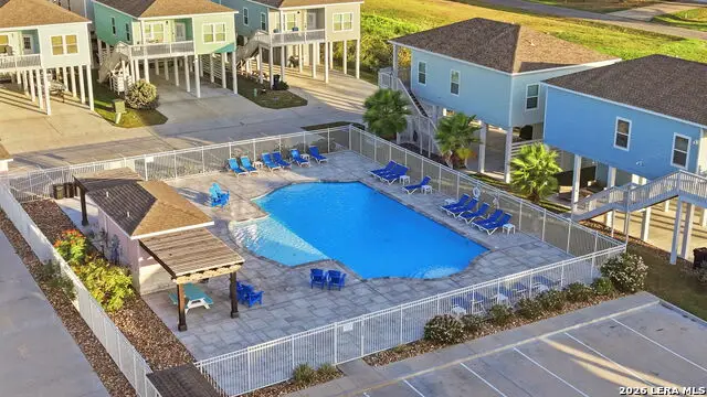 111 Paradise Dr, Rockport, TX 78382 - #2