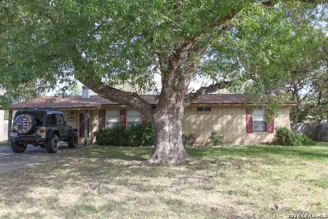 420 High Meadow Dr., Pleasanton, TX 78064 - #2