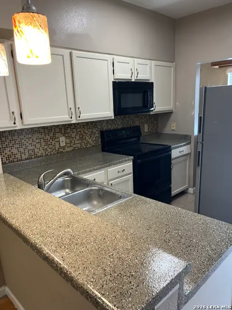 12235 Apricot Dr, San Antonio, TX 78247 - #3