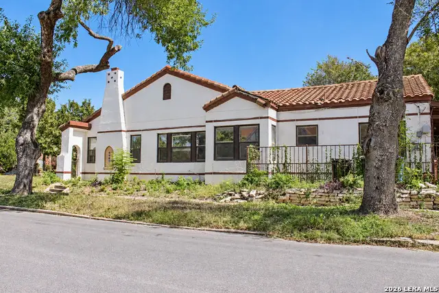 1944 W Summit, San Antonio, TX 78201 - #3
