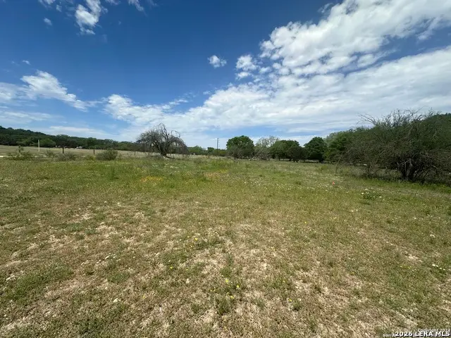 201 Maple St, Bandera, TX 78003 - #1