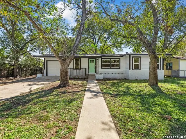878 E Torrey St, New Braunfels, TX 78130 - #1