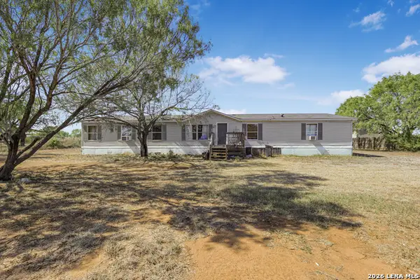 381 Bluefield, Pleasanton, TX 78064