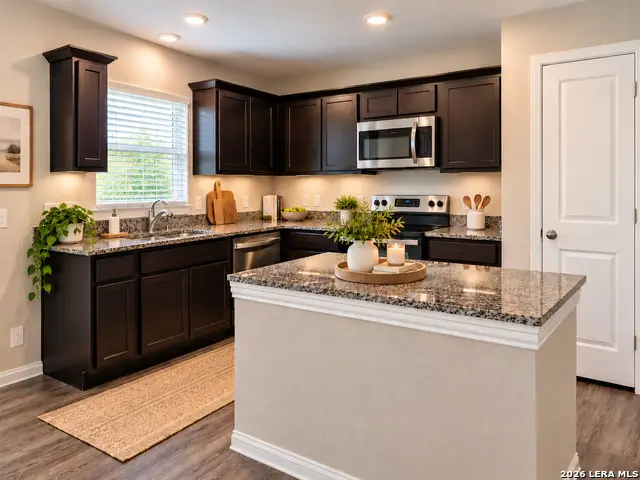 1624 N Camp St, Seguin, TX 78155 - #3