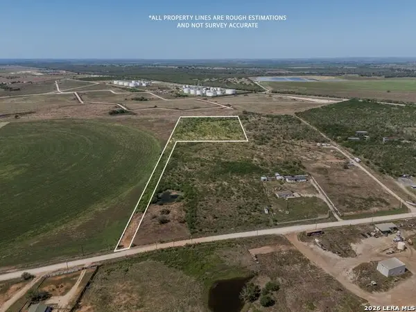 600 County Road 483, Nixon, TX 78140