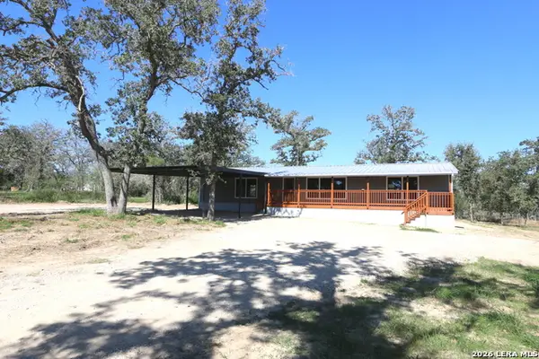 146 Hickory Run, La Vernia, TX 78121