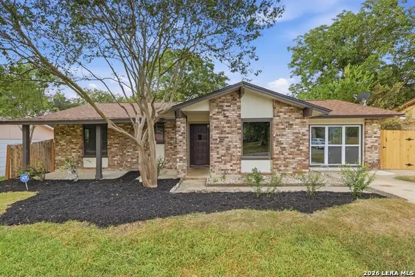 7806 Oak Forest Dr, Live Oak, TX 78233