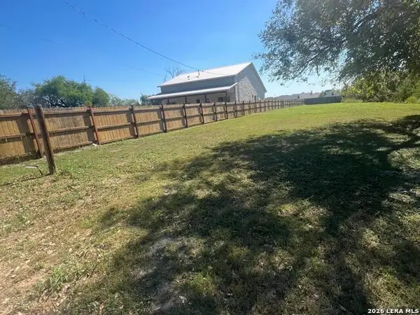 322 E Petaluma Blvd, San Antonio, TX 78221