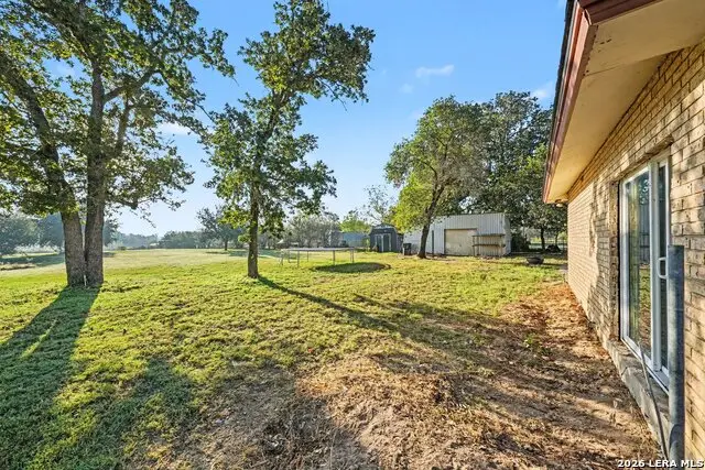 117 Country Acres Dr, Adkins, TX 78101 - #2