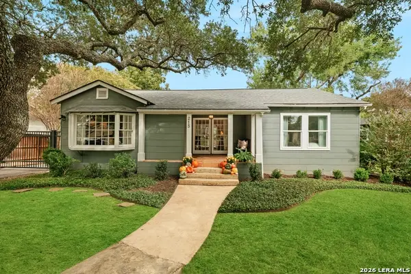 215 Brightwood Pl, San Antonio, TX 78209