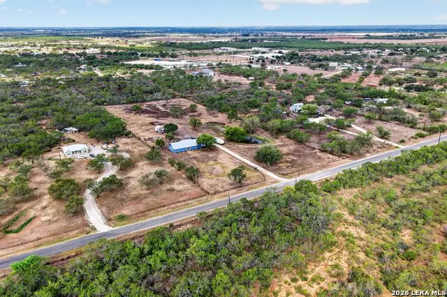 8545 Coughran Rd, Pleasanton, TX 78064 - #2