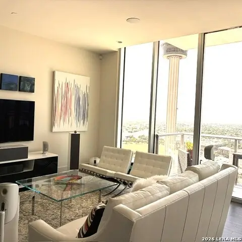 610 E Market St #2703, San Antonio, TX 78205 - #1