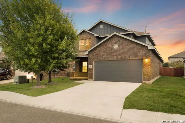 7906 Headwaters Trl, San Antonio, TX 78254