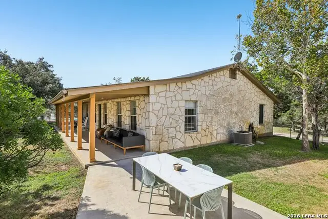 1012 Red Bluff Ranch Rd, Pipe Creek, TX 78063 - #2