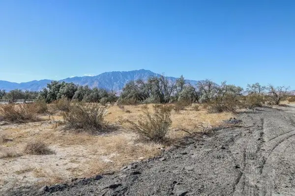 2 Avenida Manzana, Desert Hot Springs, CA 92240