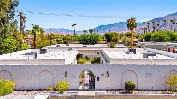 835 E Vista Chino #4, Palm Springs, CA 92262