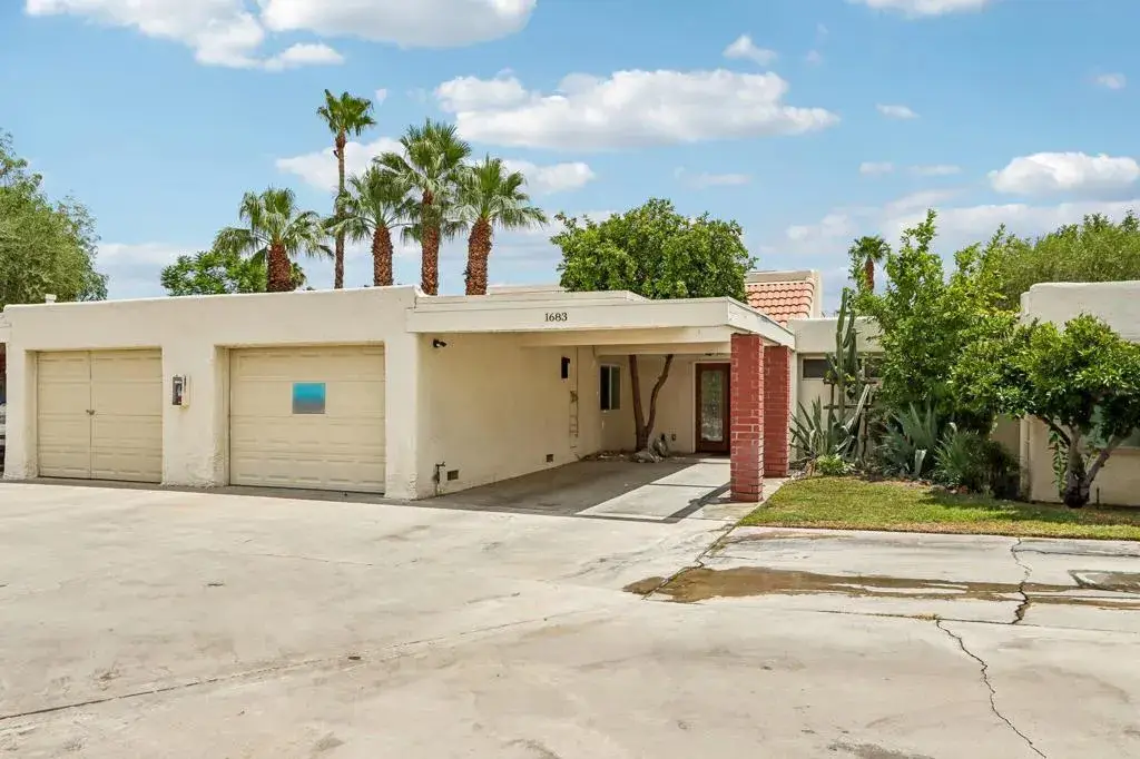 1683 Tam O Shanter Plaza, Palm Springs, CA 92264 - #1