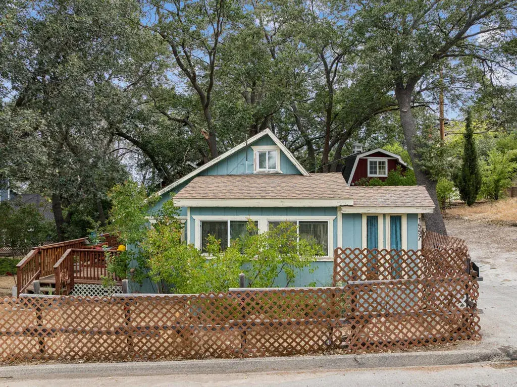 1557 Edge Cliff, Lake Arrowhead, CA 92352 - #1