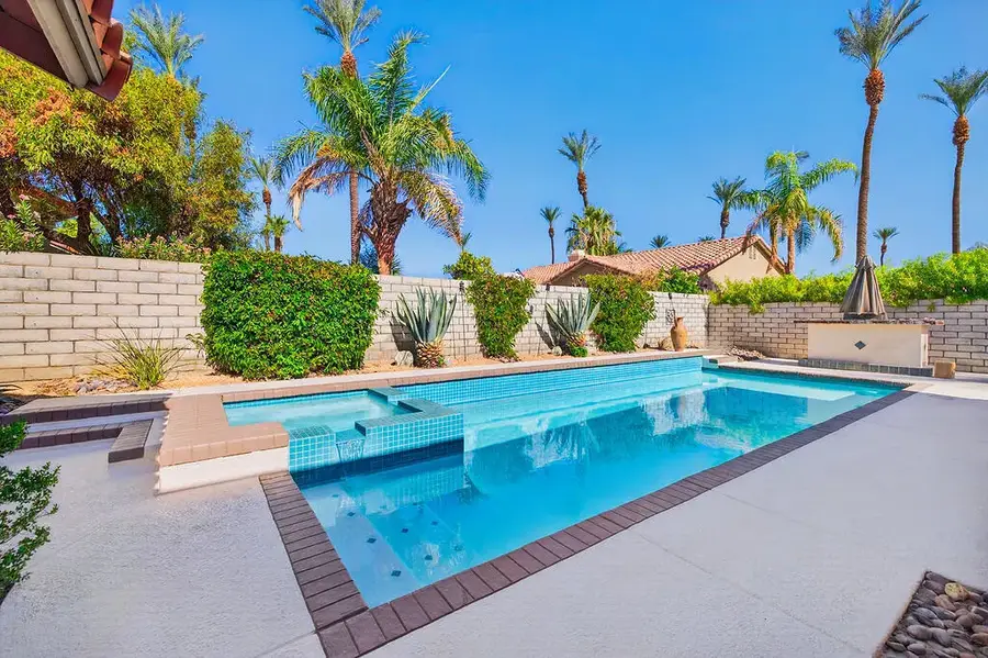 137 Courtside Drive, Palm Desert, CA 92260 - #3