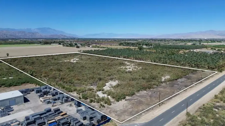 55998 Tyler, Thermal, CA 92274 - #2