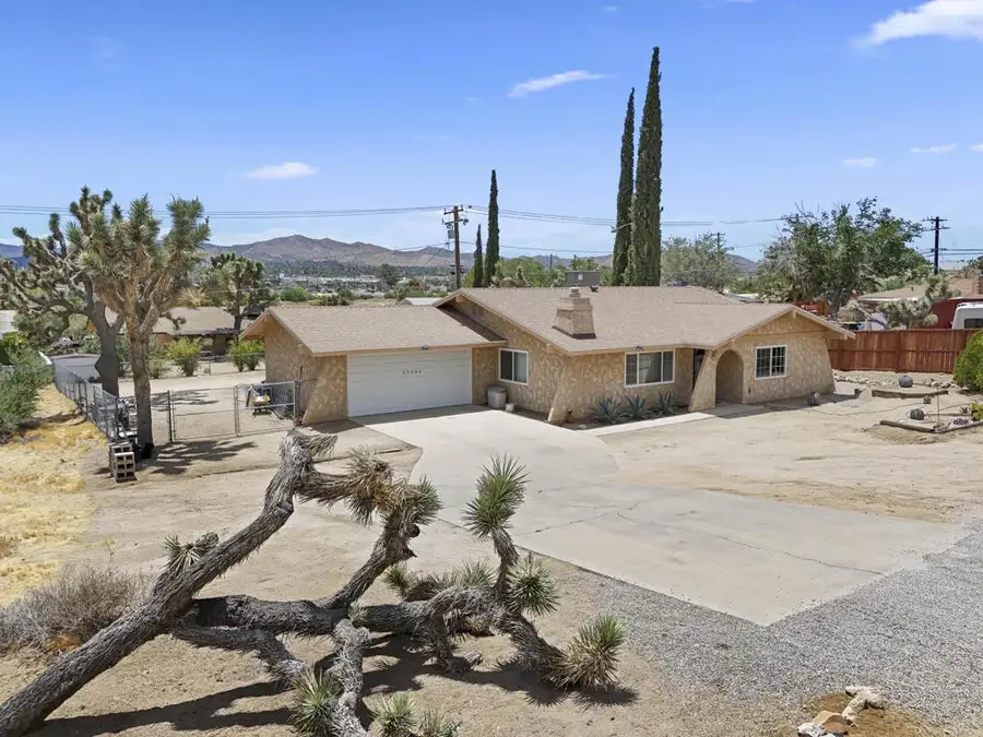 57361 Saint Marys Drive, Yucca Valley, CA 92284 - #2