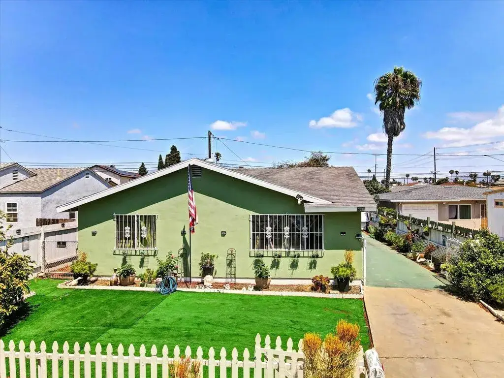 135 Woodlawn Avenue, Chula Vista, CA 91910 - #1