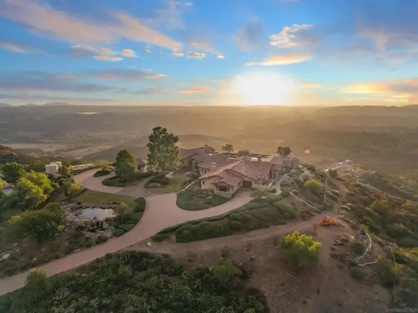 15707 Blue Crystal Trl, Poway, CA 92064