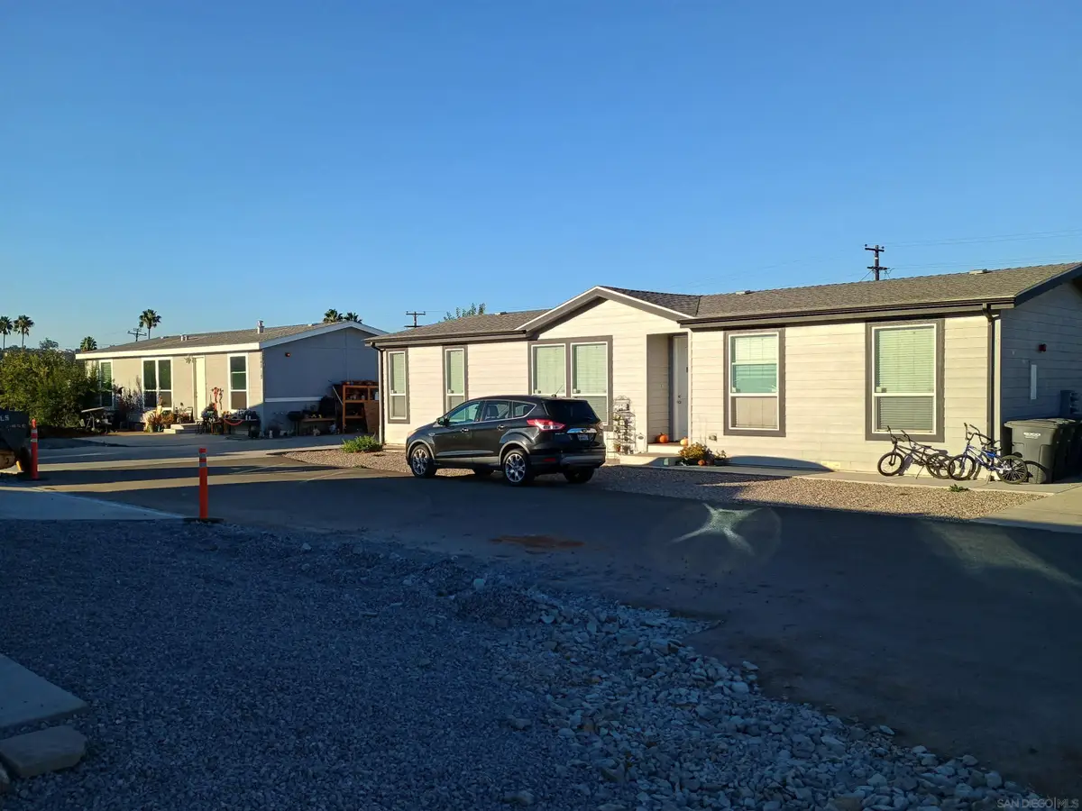 1040 Gillespie Dr, Spring Valley, CA 91977 - #1