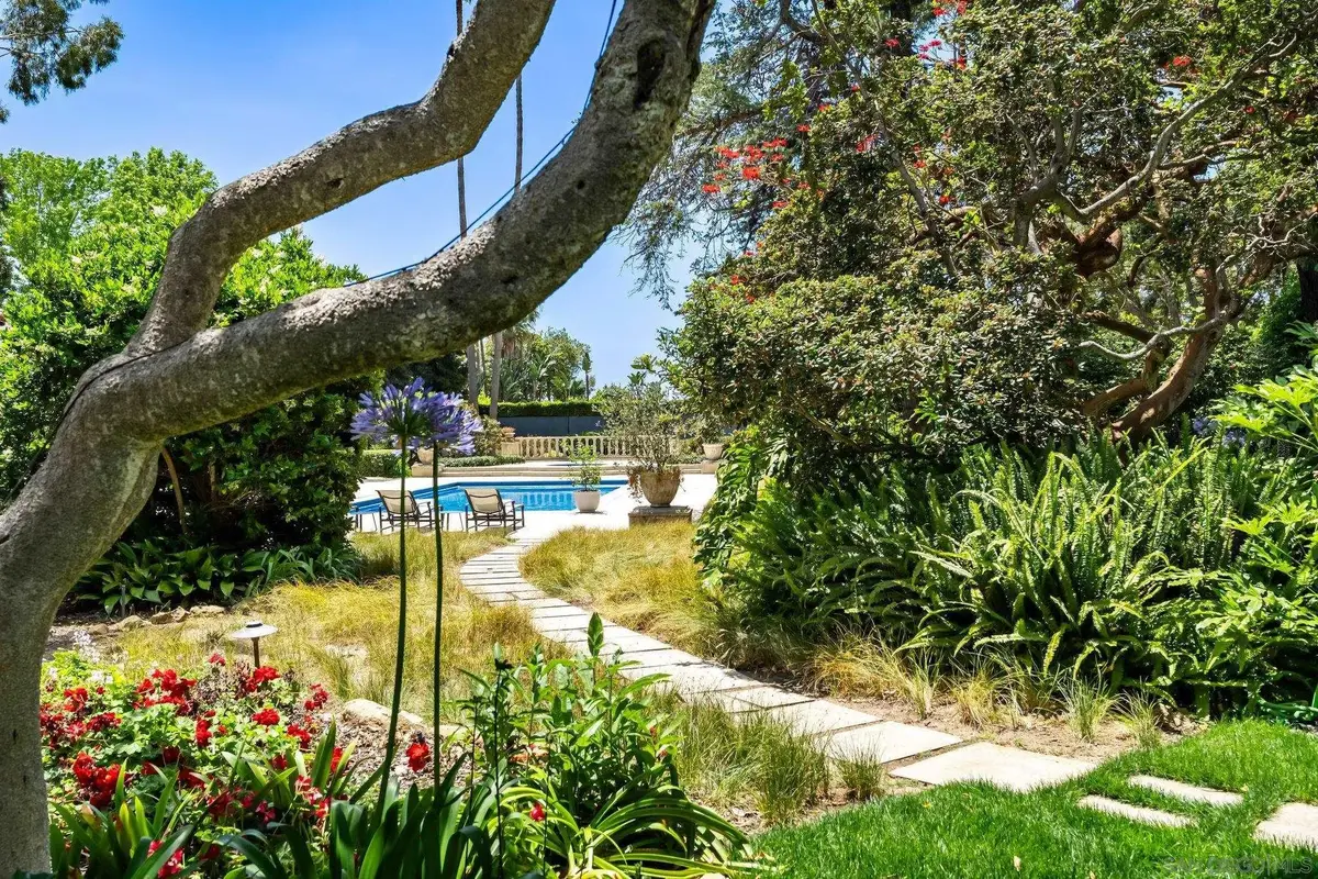 1205 Muirlands Dr, La Jolla, CA 92037 - Image #1