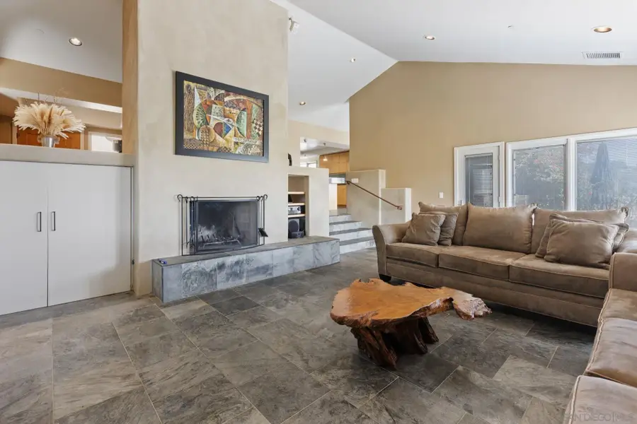 27615 Alps Ln, Escondido, CA 92026 - Image #3