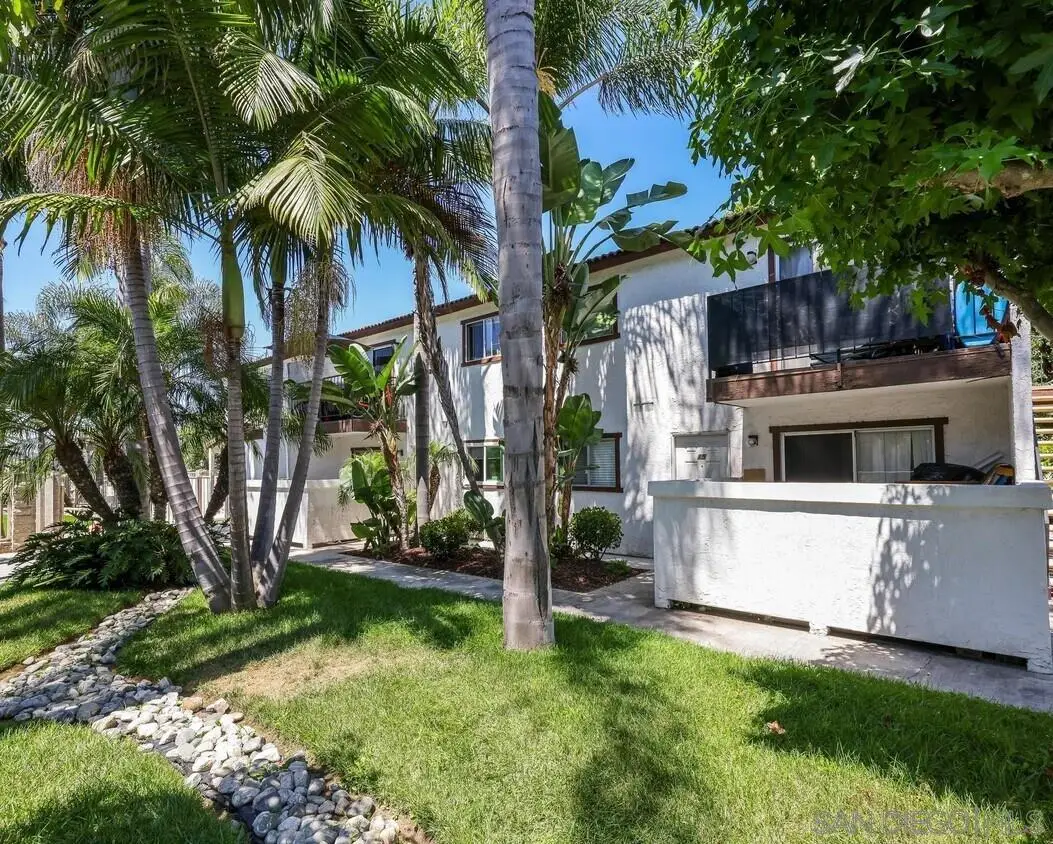 380 Plymouth Dr, Vista, CA 92083 - Image #1